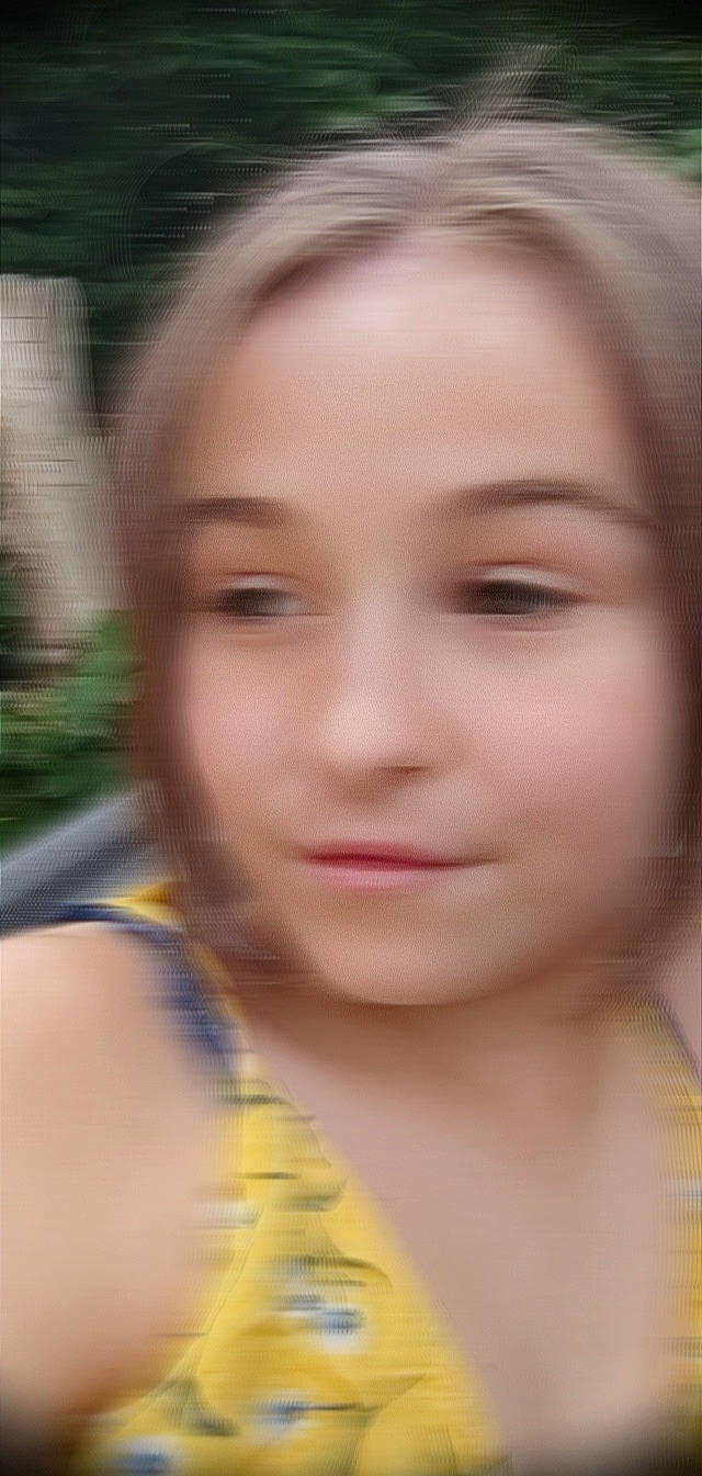 Alizee a rejoint le concours — aidez-le/la à gagner de superbes lots ! black_hair, brown_hair, cheek, child, eyebrow, eyelash, flash_photography, forehead, fun, grass, happy, iris, jaw, lip, nose, person, portrait_photography, shoulder, smile, throat