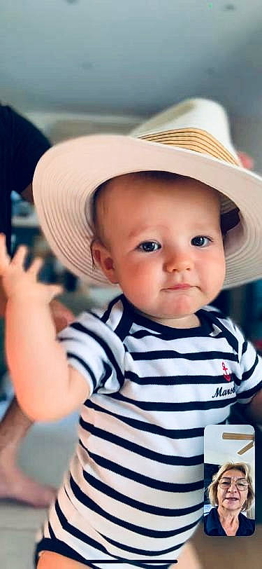 Ezra a rejoint le concours — aidez-le/la à gagner de superbes lots ! baby, baby_toddler_clothing, cap, child, cool, eye, facial_expression, fashion_accessory, fun, hairstyle, happy, hat, iris, lip, person, photograph, skin, sleeve, sun_hat, toddler