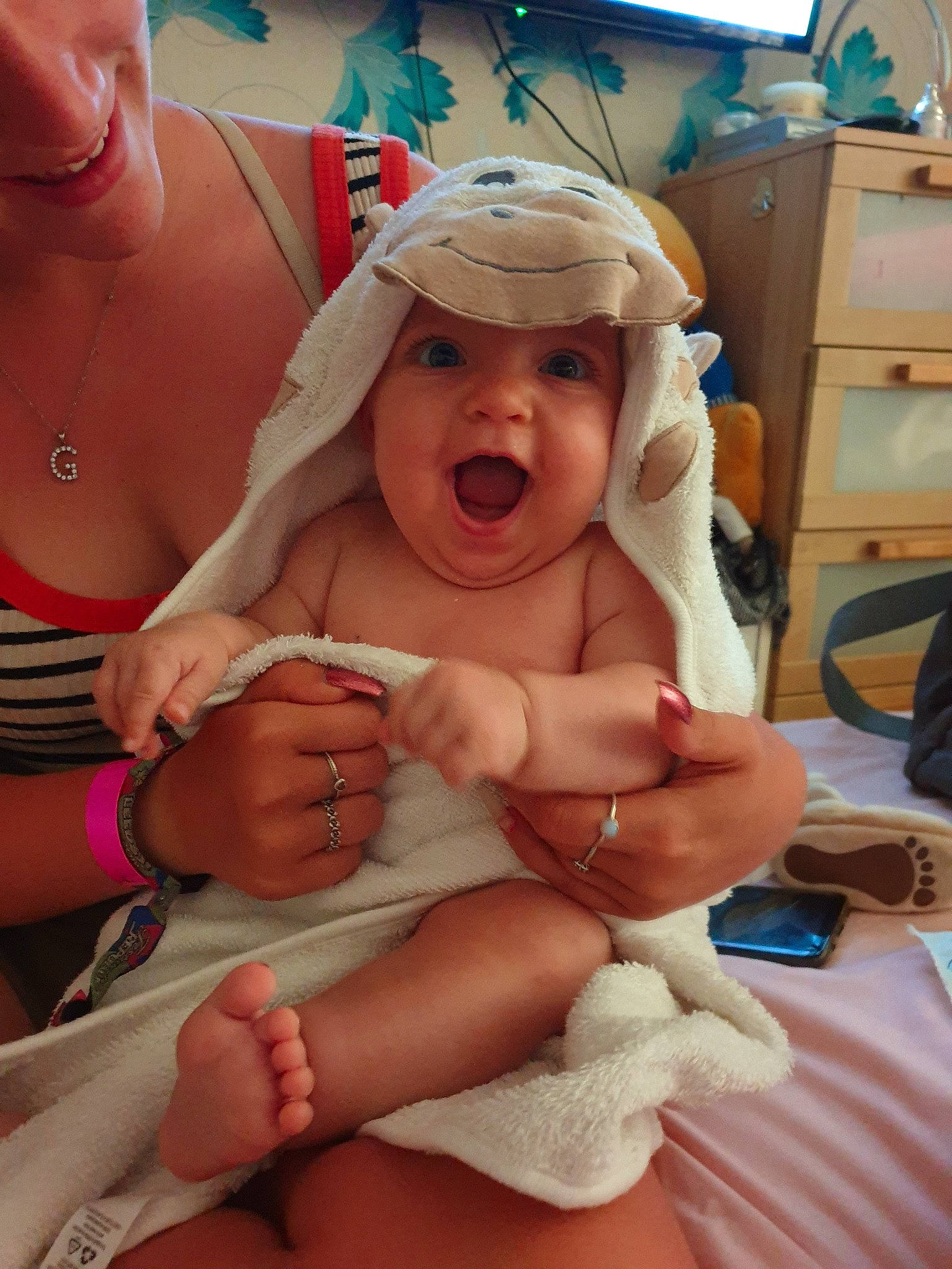 Isla-mae is registered to the contest to win money with this photo: