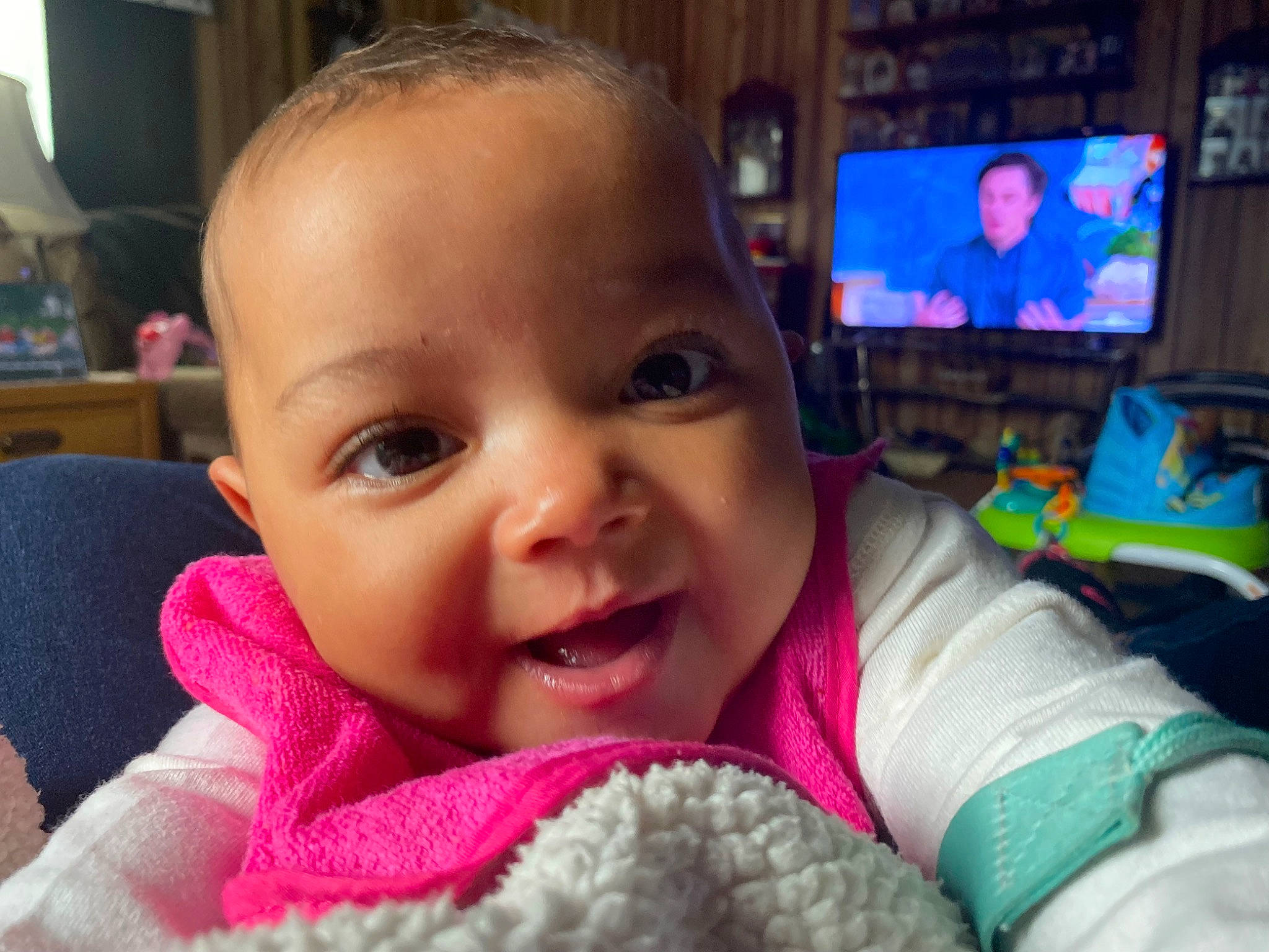 Khlèo is registered to the contest to win money with this photo: baby, baby_toddler_clothing, cheek, child, comfort, ear, eyelash, finger, fun, happy, head, iris, lip, mouth, nose, person, sitting, skin, smile, thumb