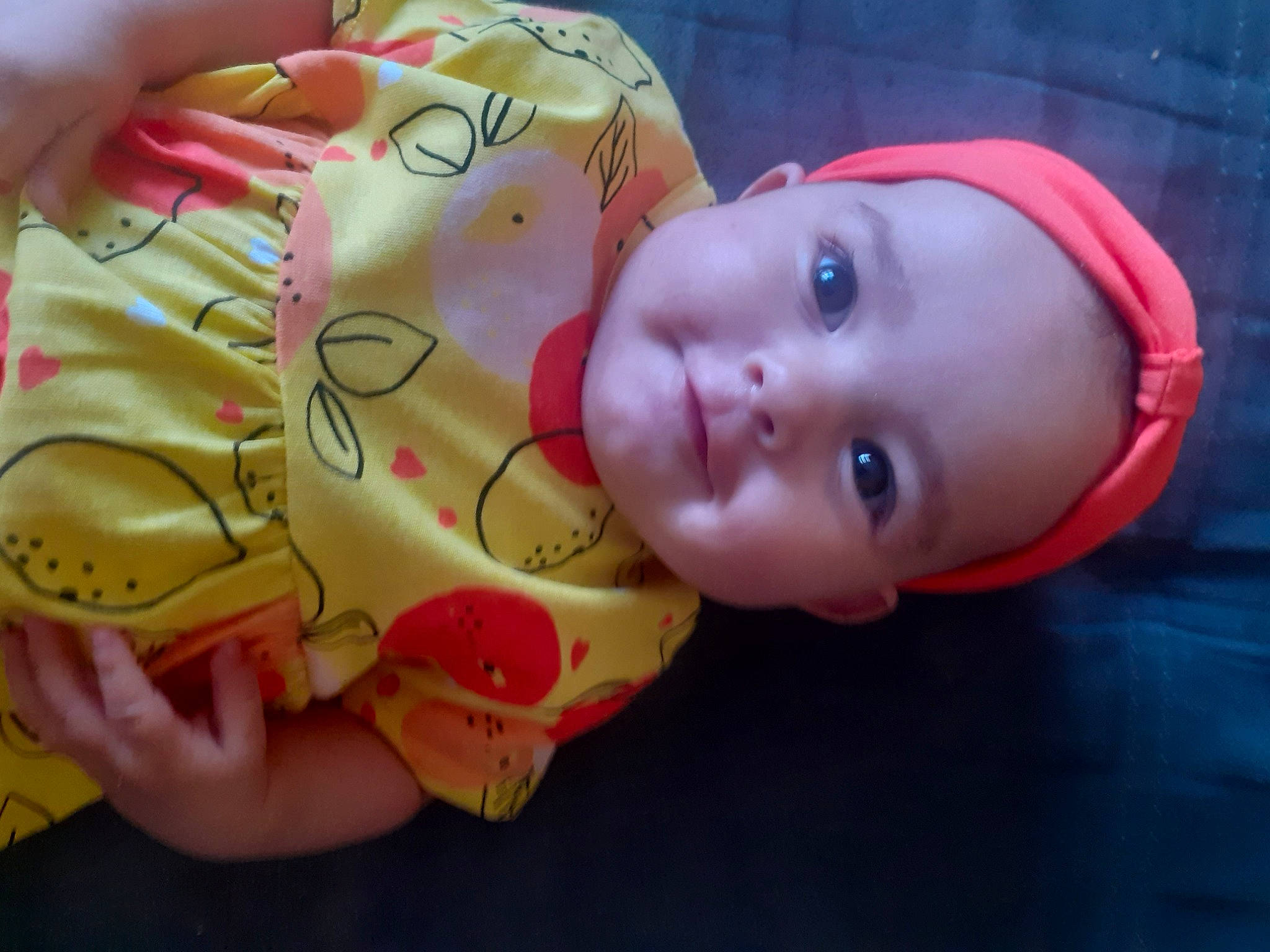 Inès a rejoint le concours — aidez-le/la à gagner de superbes lots ! baby, baby_toddler_clothing, cheek, child, chin, finger, fun, hand, happy, hat, headgear, headwear, lip, mouth, nose, person, product, skin, textile, toddler