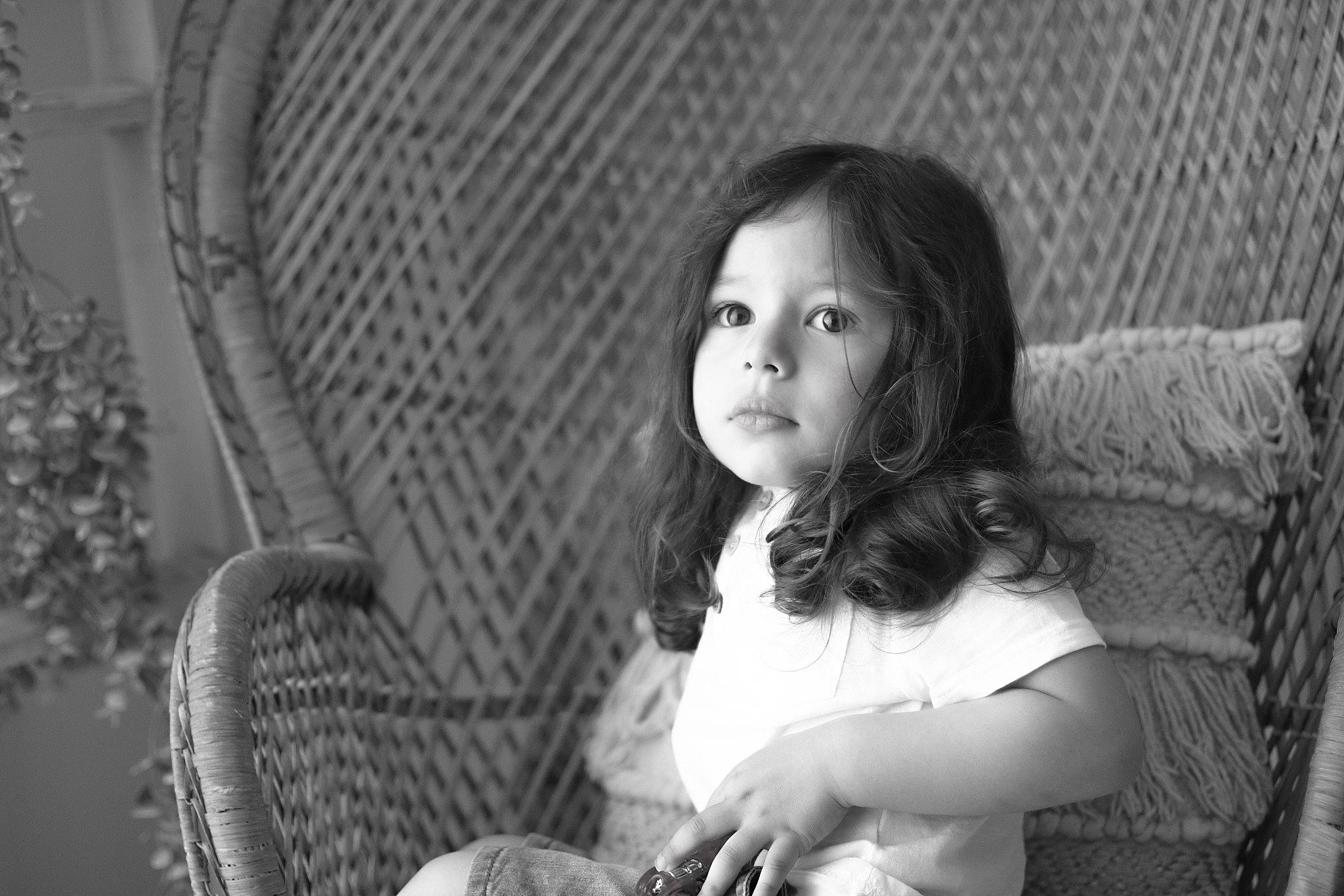 Lucenzo a rejoint le concours — aidez-le/la à gagner de superbes lots ! black, black_and_white, black_hair, eye, face, flash_photography, fun, hair, hairstyle, happy, head, iris, lip, monochrome, monochrome_photography, organ, people, person, plant, smile