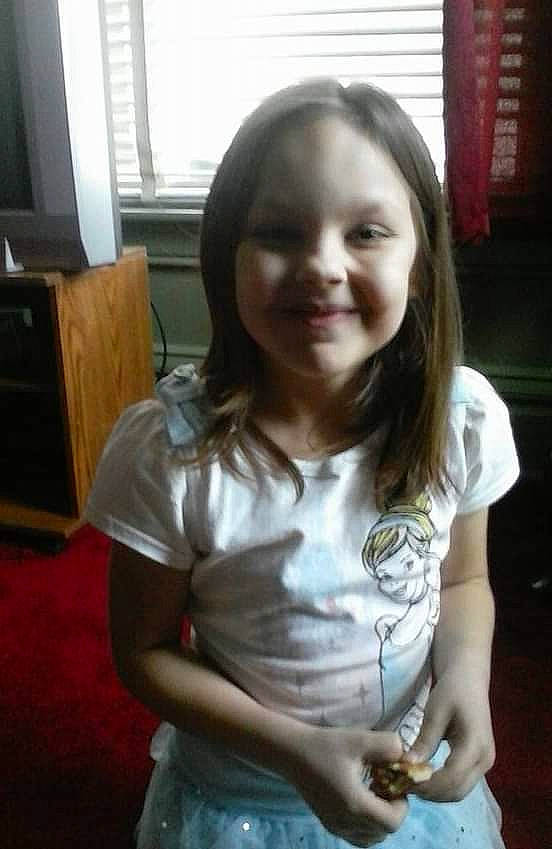 Autumn is registered to the contest to win money with this photo: abdomen, black_hair, brown_hair, chest, chin, elbow, event, eyebrow, fun, happy, head, human_leg, iris, joy, long_hair, person, skin, sleeve, smile, t_shirt