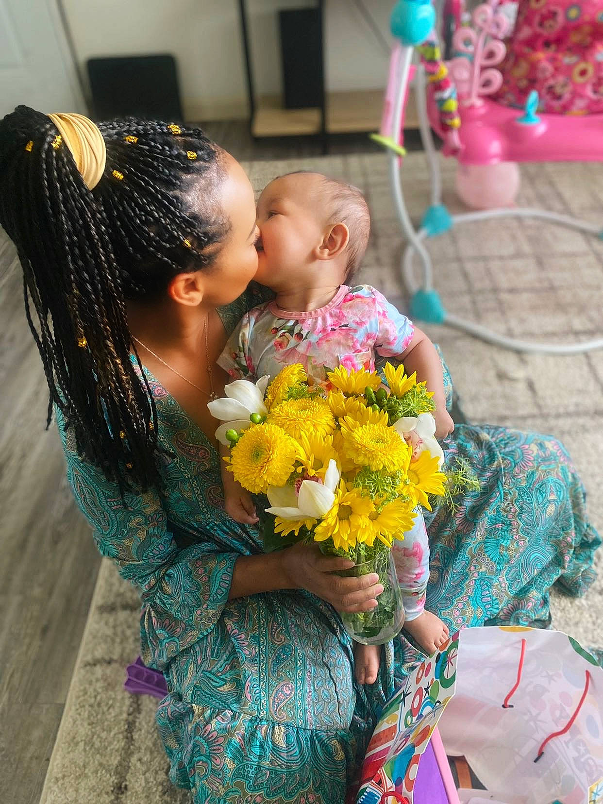 Novva is registered to the contest to win money with this photo: bouquet, child, cut_flowers, dress, event, facial_expression, fashion_design, flower, flower_arranging, fun, happy, head, interaction, person, petal, plant, skin, summer, textile, toddler