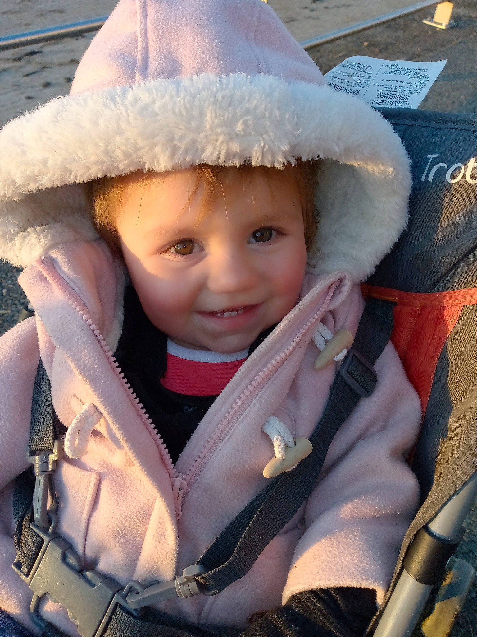 Louna participe au concours pour gagner de l'argent avec cette photo : beauty, cap, cheek, clothing, costume_hat, eye, eyebrow, face, happy, hat, head, headwear, iris, lip, outerwear, person, photograph, skin, smile, textile