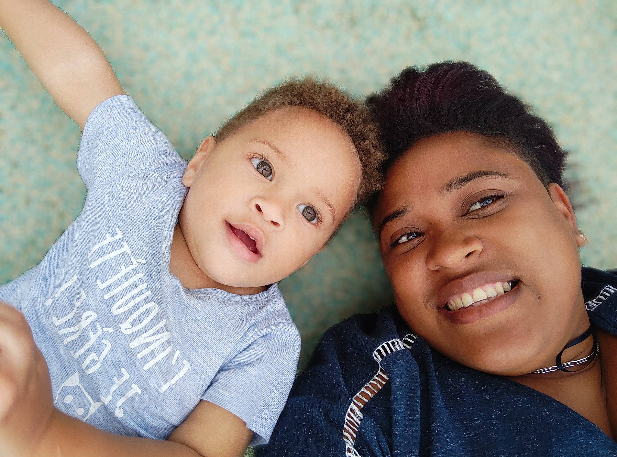 Julien participe au concours pour gagner de l'argent avec cette photo : baby_toddler_clothing, cheek, eye, finger, flash_photography, forehead, fun, gesture, hair, hairstyle, happy, head, iris, joy, lip, neck, nose, person, skin, sleeve