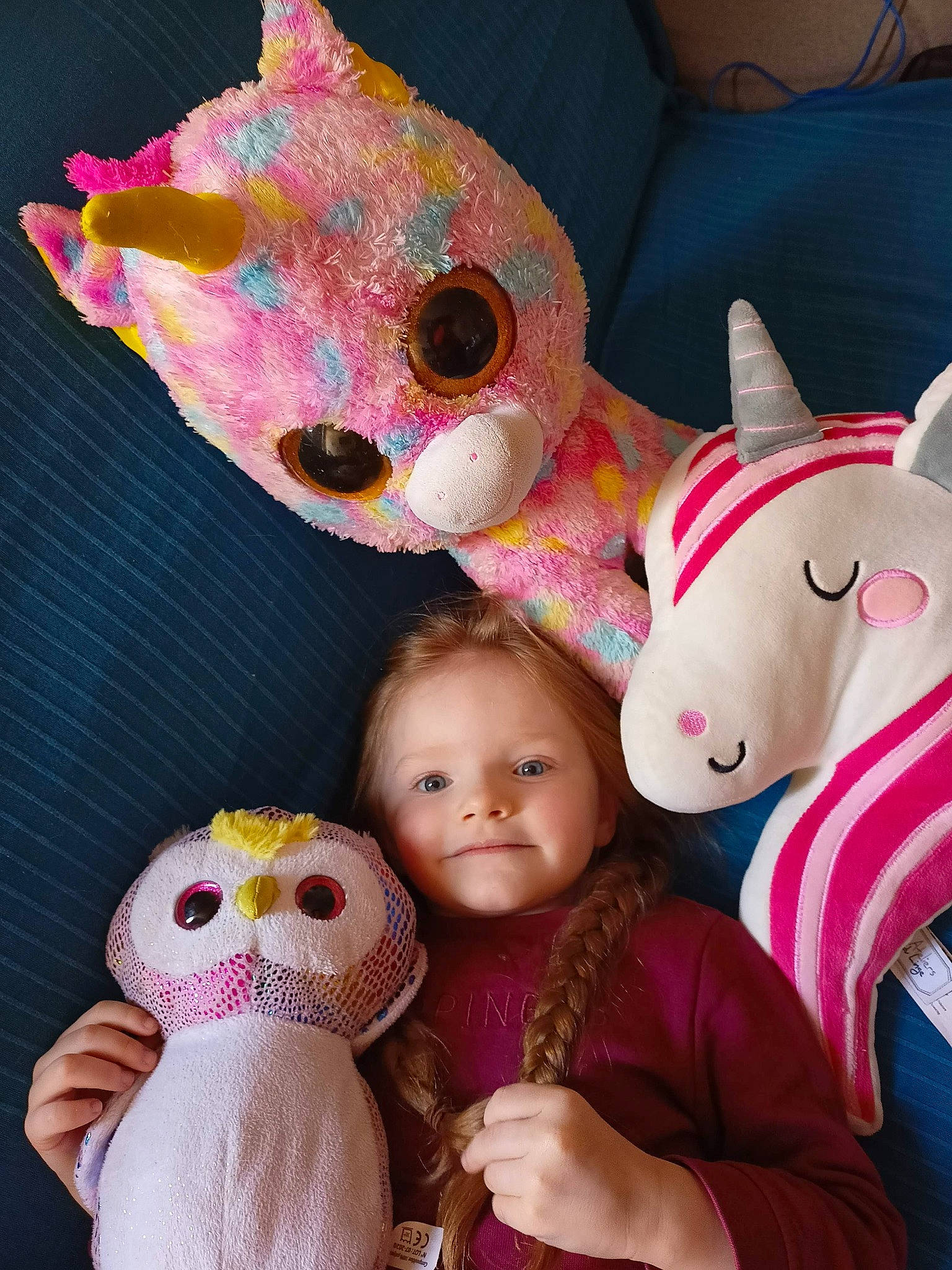 Maëlys participe au concours pour gagner de l'argent avec cette photo : art, baby_toddler_clothing, costume_hat, event, fawn, happy, headgear, joy, magenta, mammal, party_supply, person, pink, plush, product, red, snapshot, stuffed_toy, textile, toddler