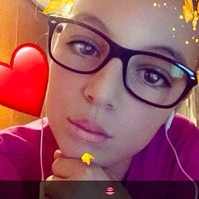Alicia participe au concours pour gagner de l'argent avec cette photo : beauty, color, cool, eye, eyewear, face, glasses, head, image, nose, organ, selfie, sunglasses, vision_care