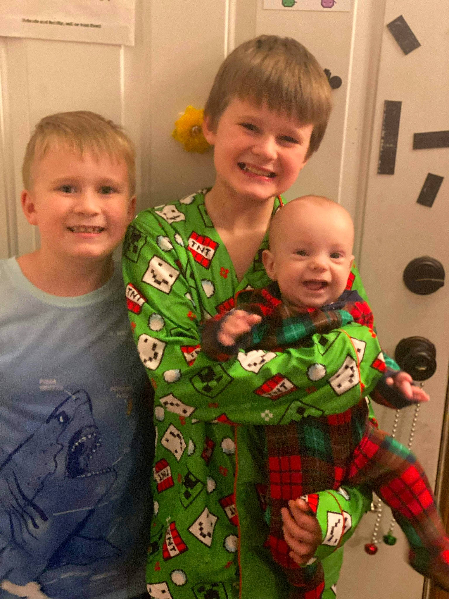 Markus is registered to the contest to win money with this photo: child, event, eye, face, fun, green, hair, happy, head, human_body, joy, people, person, plaid, sharing, skin, sleeve, smile, standing, t_shirt