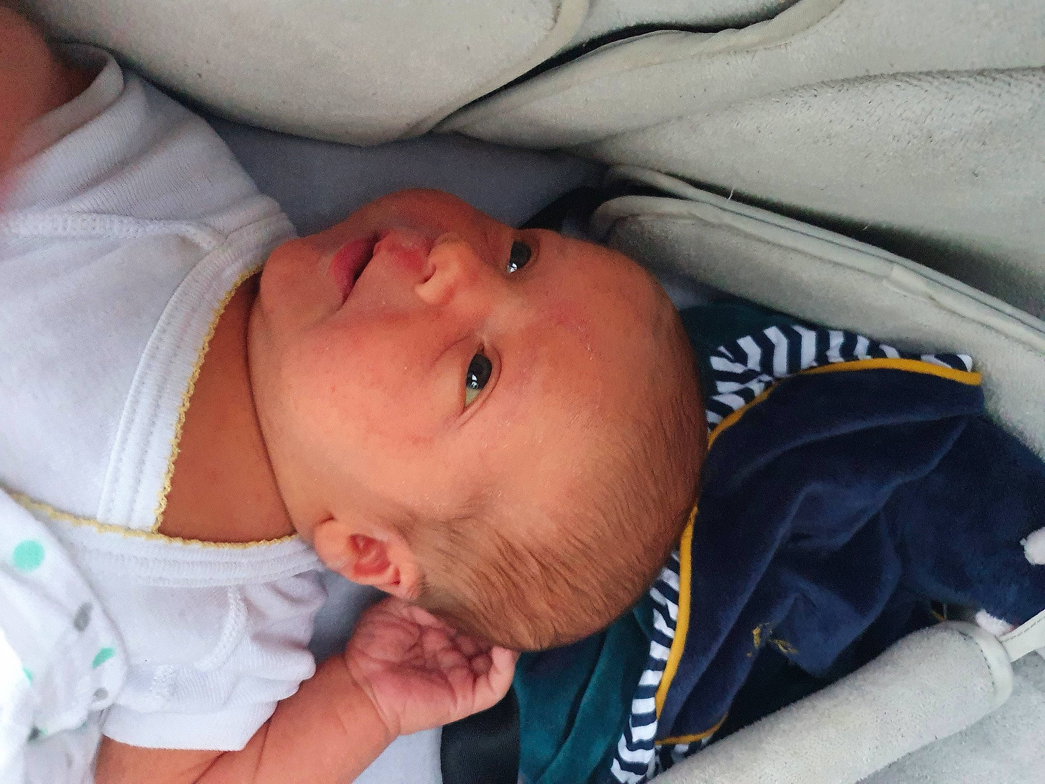 Angelo a rejoint le concours — aidez-le/la à gagner de superbes lots ! baby, baby_products, baby_toddler_clothing, cheek, child, chin, comfort, eye, eyebrow, finger, head, iris, lip, mouth, nail, nose, person, room, skin, sleep