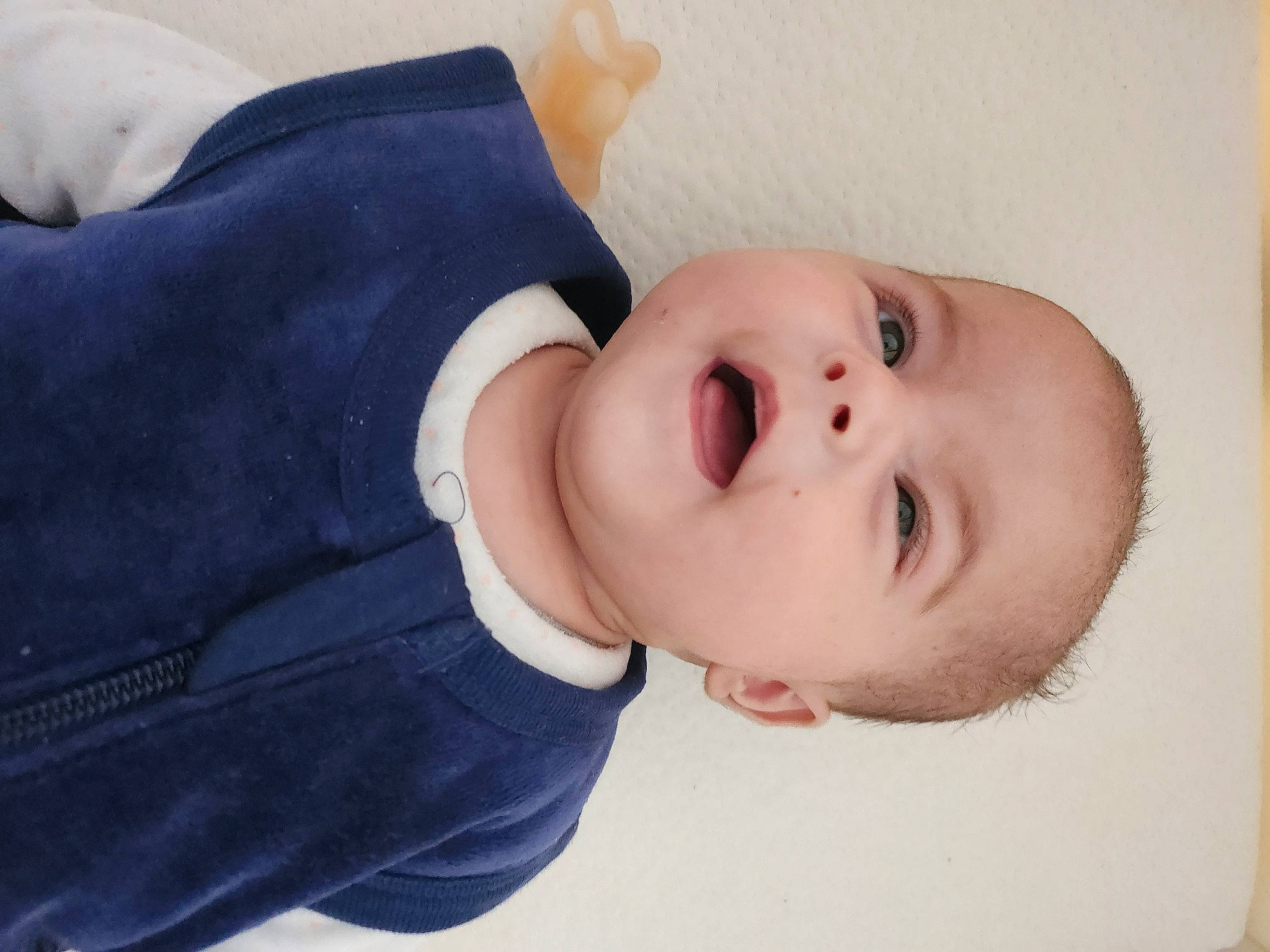 Charlie participe au concours pour gagner de l'argent avec cette photo : baby, baby_products, baby_toddler_clothing, cheek, child, collar, comfort, eyelash, finger, gesture, happy, lip, nose, person, portrait_photography, skin, sleeve, toddler