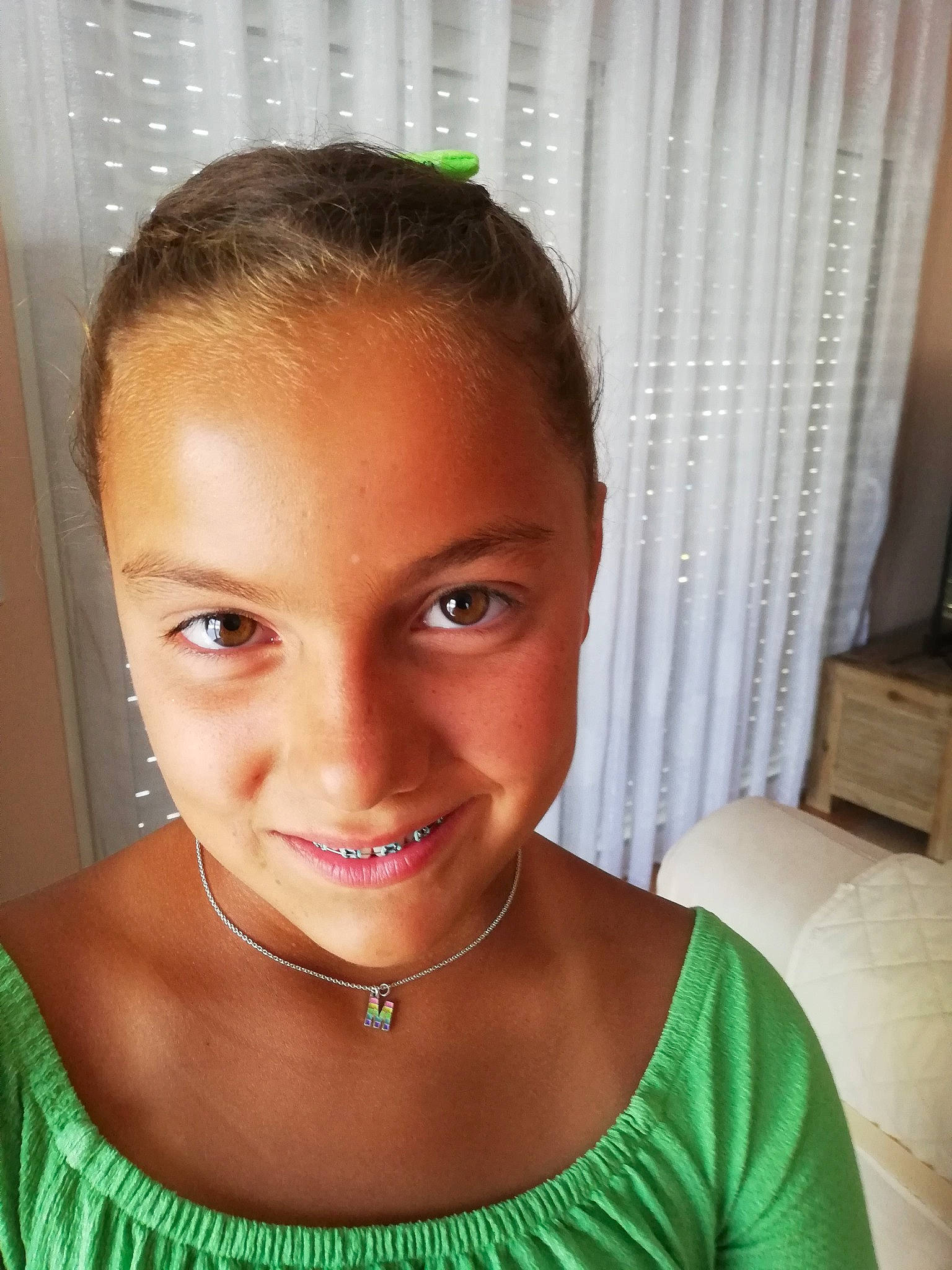 Manon a rejoint le concours — aidez-le/la à gagner de superbes lots ! cheek, chin, ear, eye, eyebrow, eyelash, face, facial_expression, forehead, hair, hairstyle, head, jaw, joy, lip, mouth, neck, nose, person, shoulder