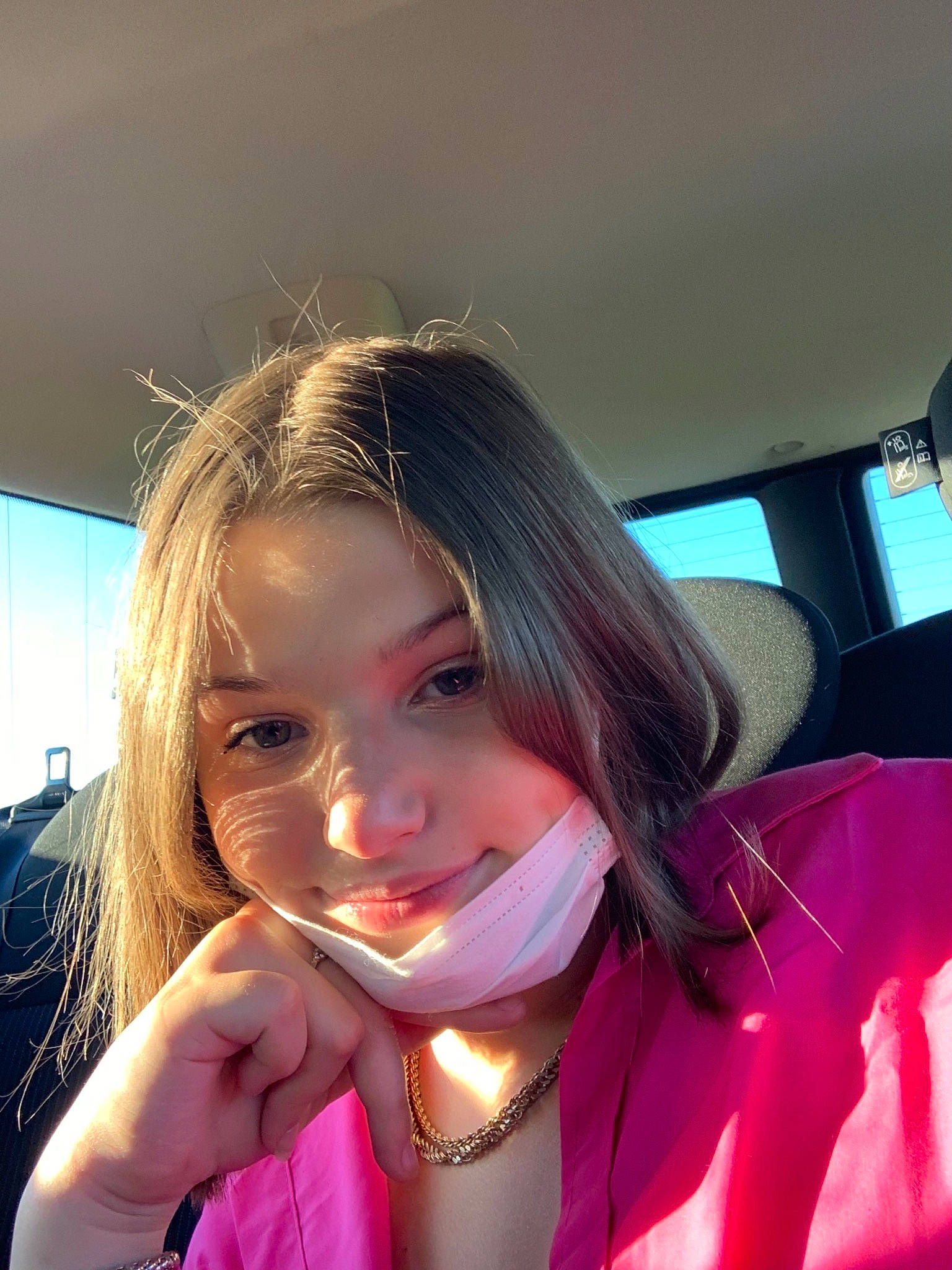 Leana participe au concours pour gagner de l'argent avec cette photo : arm, chin, dress, eyebrow, eyelash, eyewear, face, finger, flash_photography, gesture, happy, iris, jaw, joy, lip, mouth, neck, person, pink, shoulder