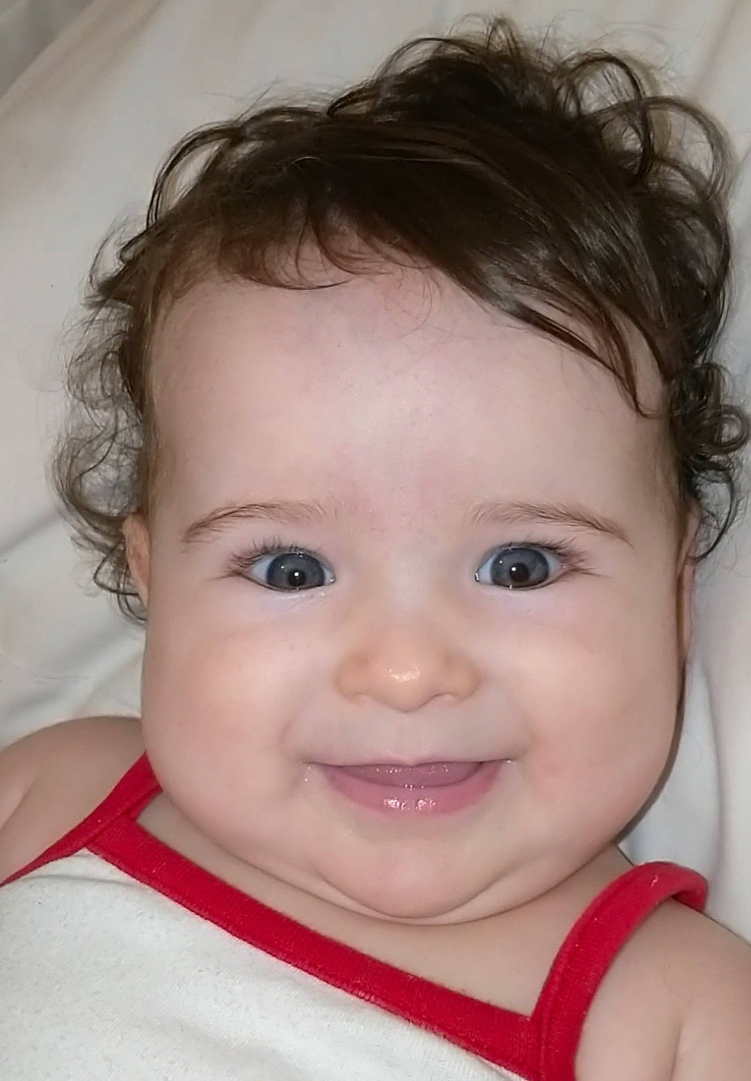 Valentina a rejoint le concours — aidez-le/la à gagner de superbes lots ! brown_hair, cheek, child, child_model, chin, close_up, ear, eyebrow, face, forehead, girl, head, infant, iris, joy, lip, mouth, nose, person, skin