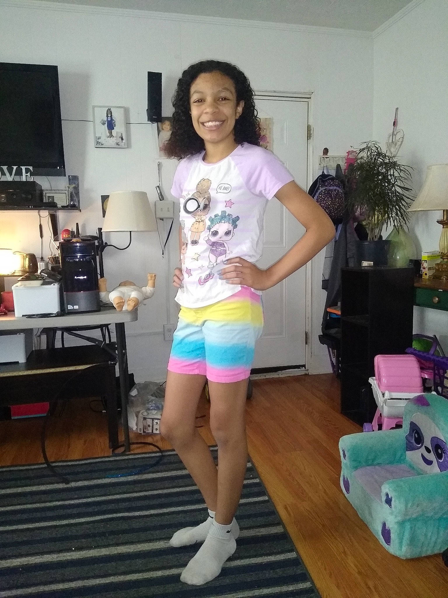 Harmony is registered to the contest to win money with this photo: clothing, footwear, human_leg, joint, joy, knee, leg, person, photography, pink, room, selfie, shoe, shorts, shoulder, sportswear, t_shirt, thigh, top, waist