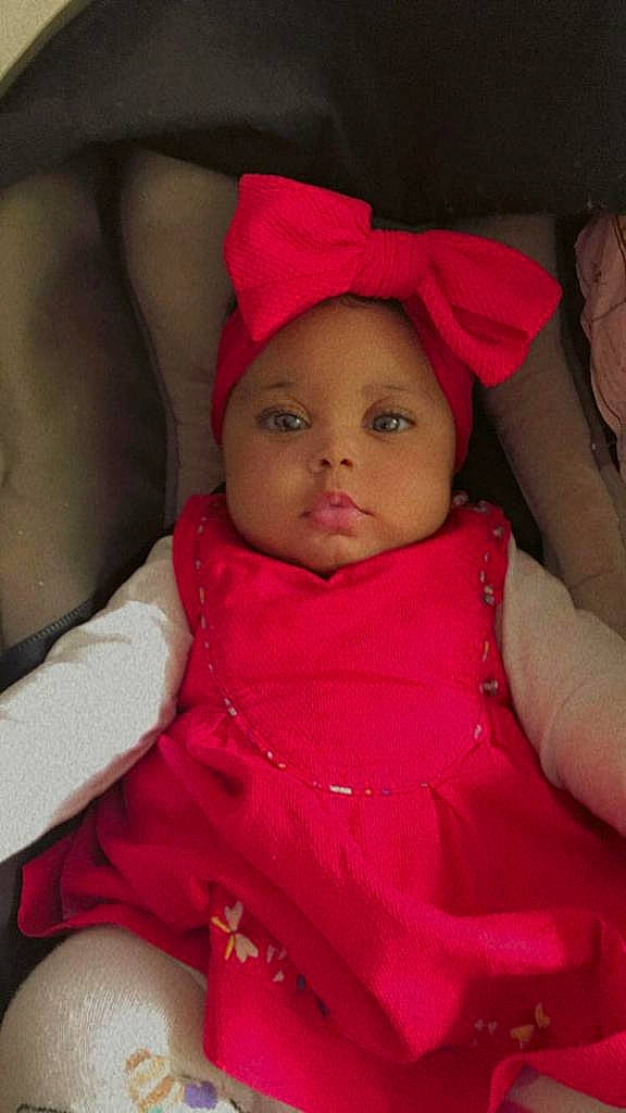 Ilona Ange a rejoint le concours — aidez-le/la à gagner de superbes lots ! cap, cheek, child, comfort, ear, eye, eyebrow, face, happy, head, human_body, lip, magenta, mouth, nose, outerwear, person, pink, skin, textile