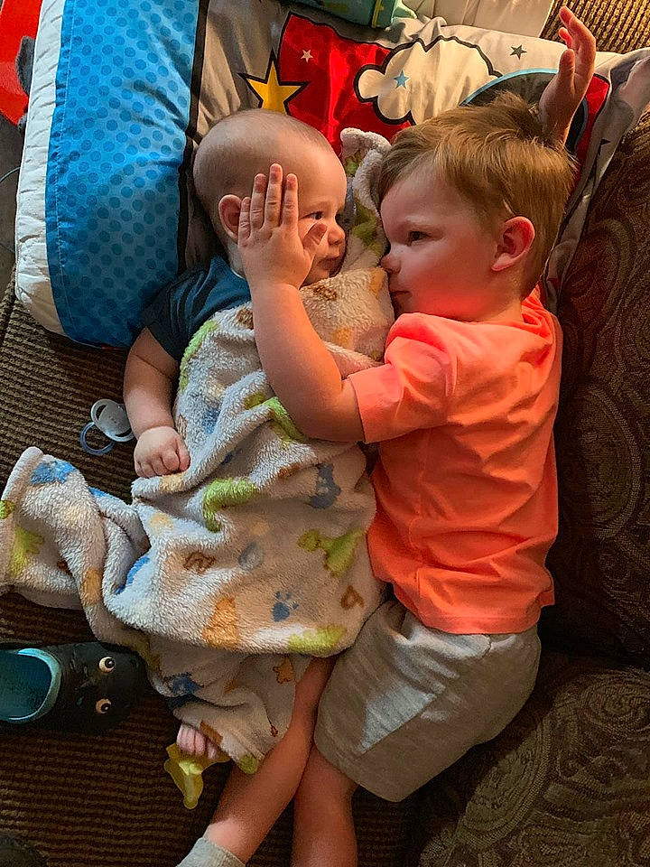 Kaizer is registered to the contest to win money with this photo: baby, birth, child, family, fun, happy, interaction, lap, leg, people, person, play, product, sitting, skin, smile, toddler, vacation