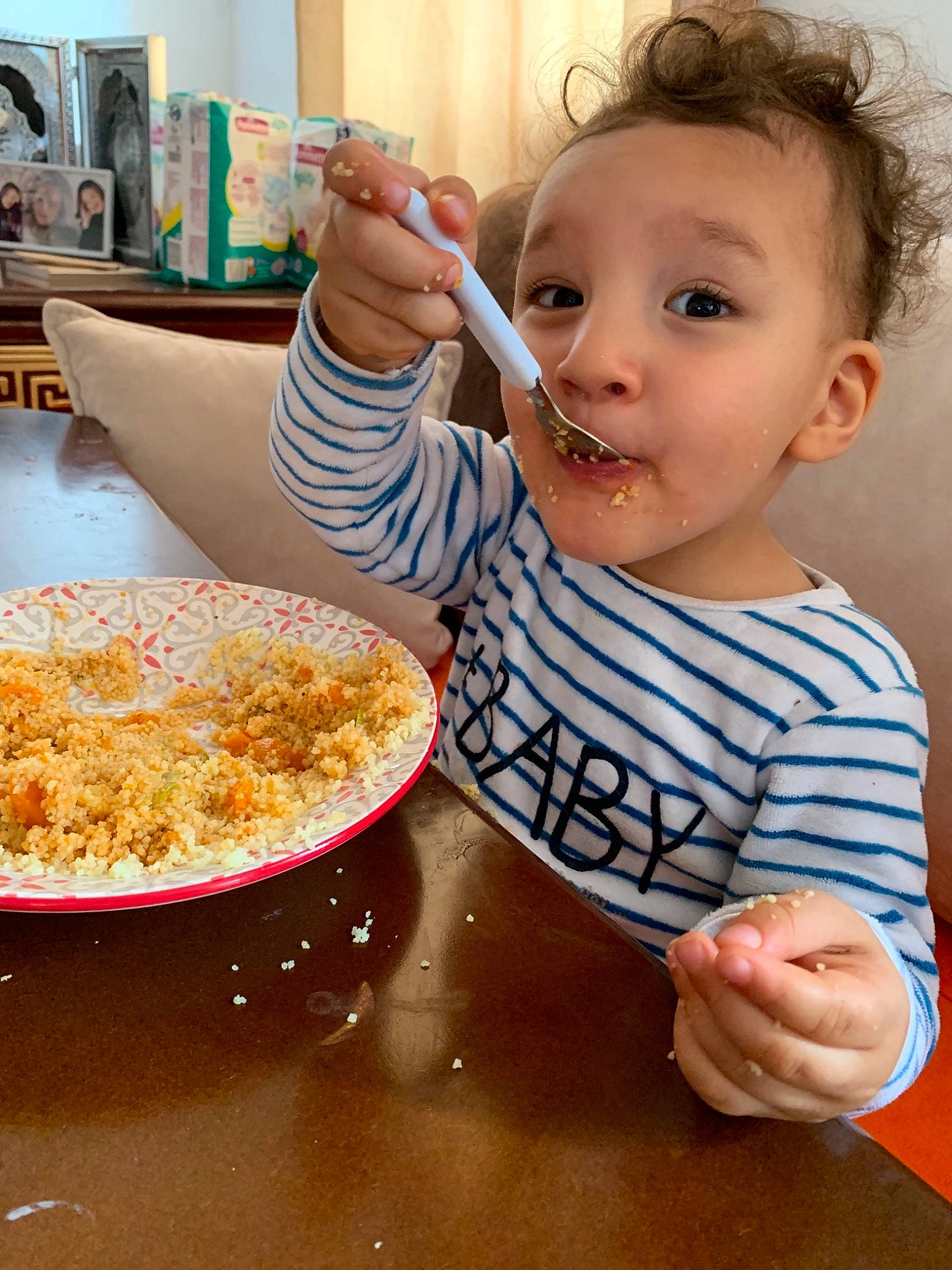 Ayden a rejoint le concours — aidez-le/la à gagner de superbes lots ! baby_food, bowl, breakfast, breakfast_cereal, child, comfort_food, cuisine, cutlery, dish, eating, food, ingredient, junk_food, meal, person, side_dish, tableware, toddler, vegetarian_food