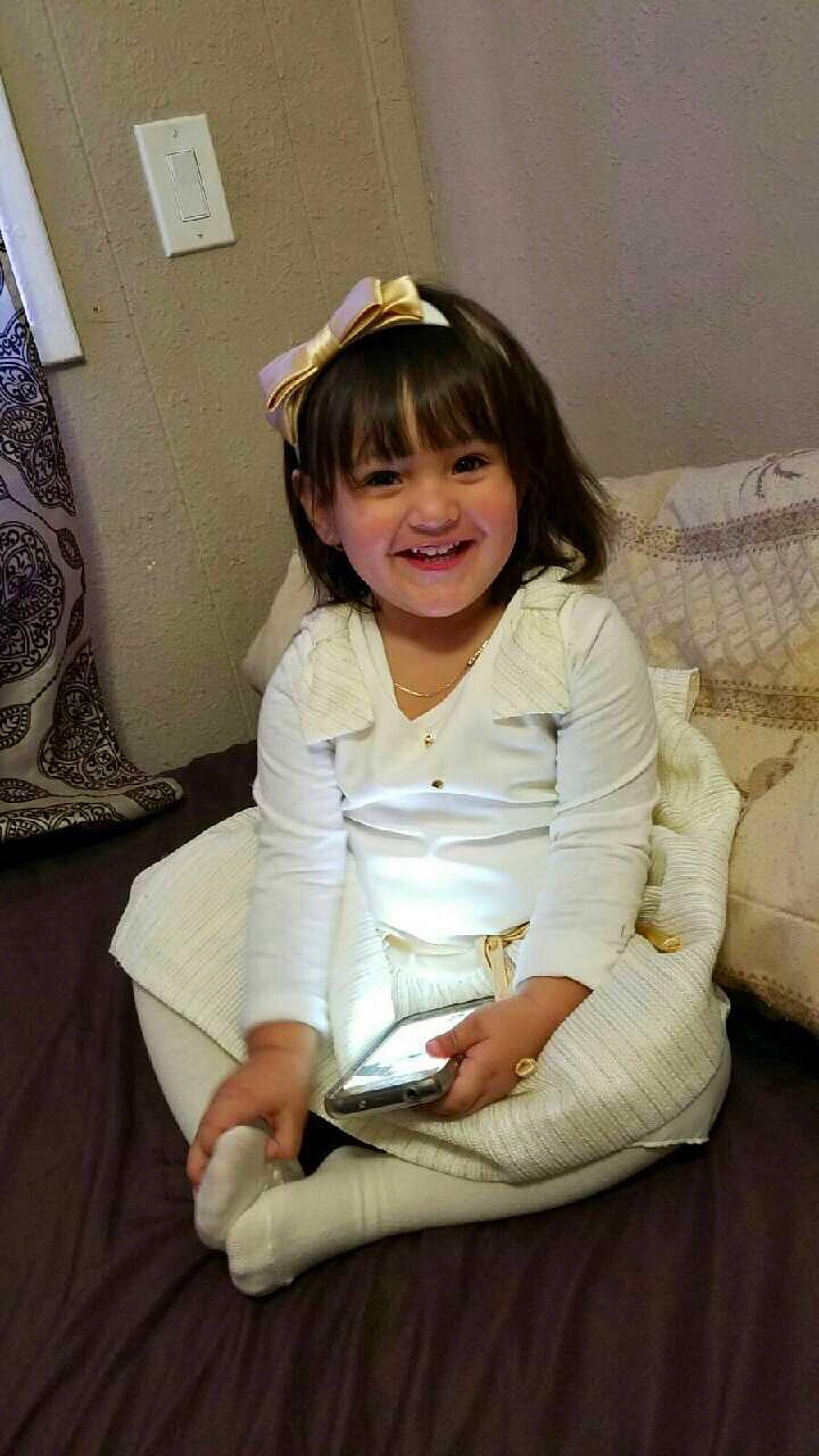 Leticia is registered to the contest to win money with this photo: beauty, child, day, eye, fun, girl, hair, hairstyle, human_hair_color, joy, lady, leg, person, product, sitting, skin, smile, snapshot, standing, textile