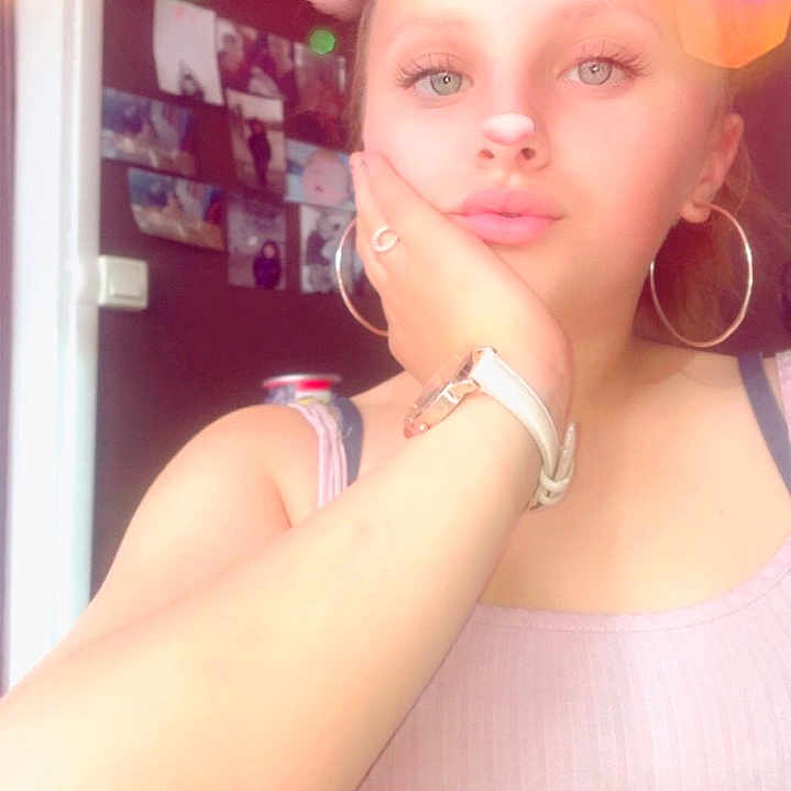 Tiffany a rejoint le concours — aidez-le/la à gagner de superbes lots ! beauty, blond, brown_hair, cheek, girl, gravure_idol, human_hair_color, japanese_idol, lip, person, pink, skin