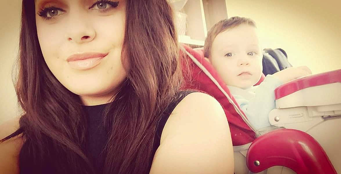 Yazid participe au concours pour gagner de l'argent avec cette photo : beauty, cheek, child, chin, eye, eyebrow, eyelash, face, forehead, fun, hair, head, lip, mouth, nose, person, pink, selfie, skin, smile