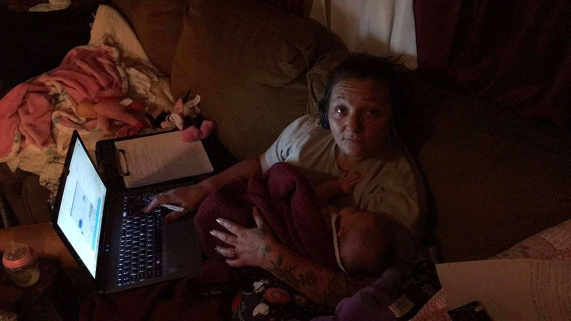 Azura is registered to the contest to win money with this photo: child, comfort, computer, darkness, finger, fun, gadget, hand, human, human_leg, lap, laptop, mouth, netbook, office_equipment, person, personal_computer, room, sitting, touchpad