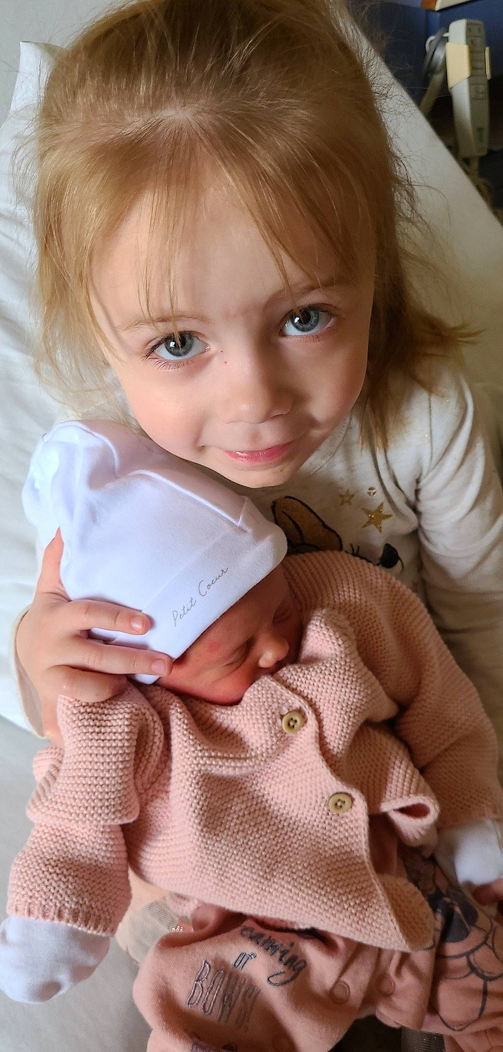 Mindy participe au concours pour gagner de l'argent avec cette photo : baby_toddler_clothing, cheek, dress, eyebrow, eyelash, face, finger, gesture, hair, hand, happy, iris, lip, mouth, nose, person, product, skin, sleeve, smile