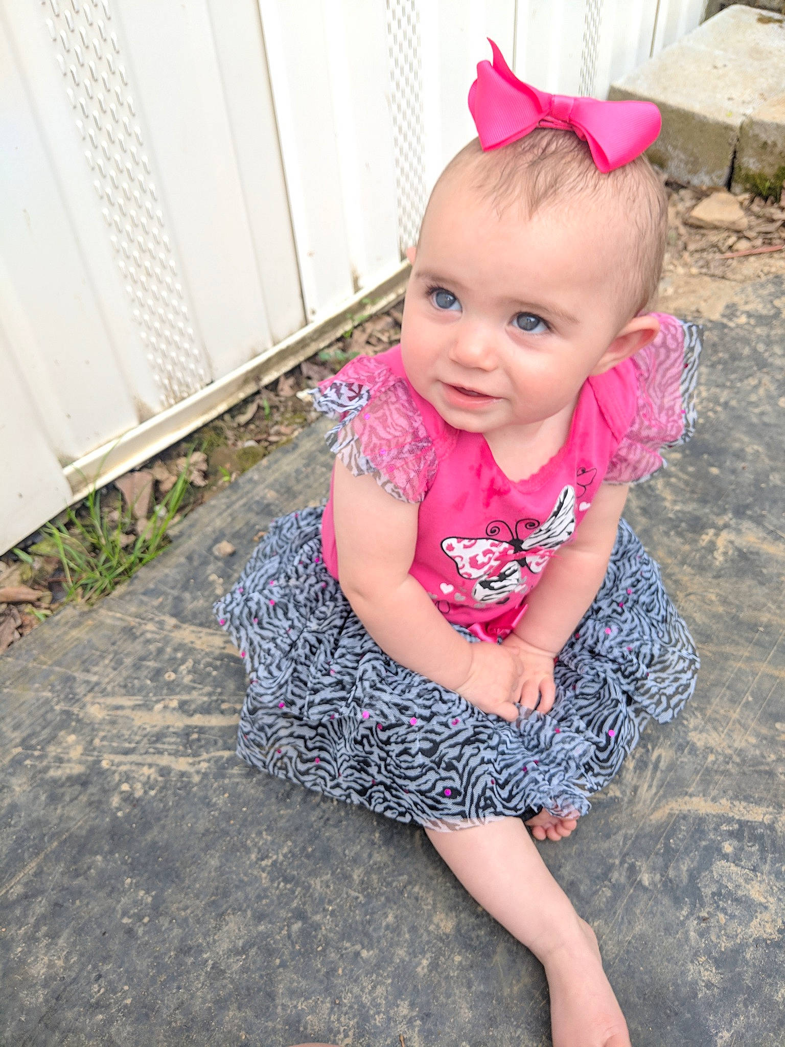 Autum is registered to the contest to win money with this photo: baby, baby_toddler_clothing, beauty, child, design, dress, ear, eye, face, hair_accessory, head, headgear, lip, pattern, person, pink, product, skin, smile, summer