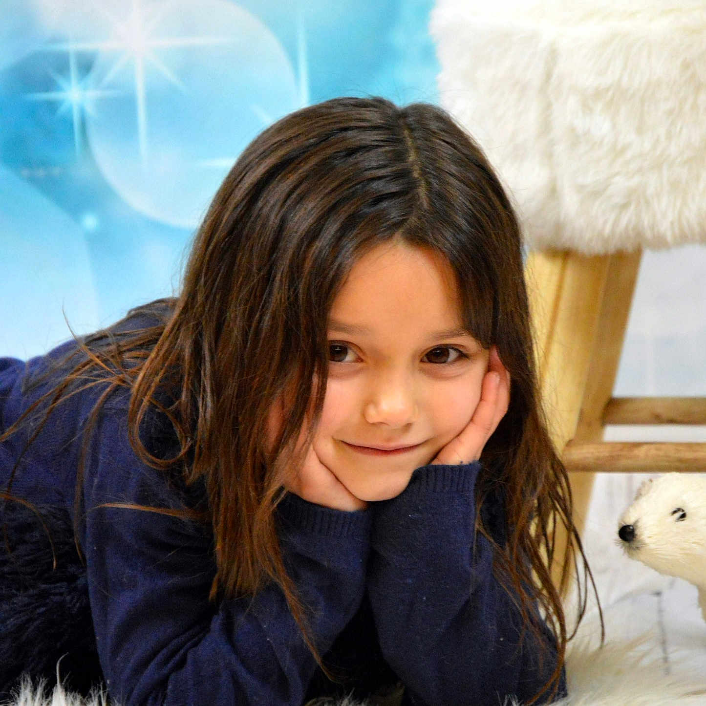 Typhaine a rejoint le concours — aidez-le/la à gagner de superbes lots ! bangs, beauty, black_hair, brown_hair, fur, girl, hairstyle, joy, long_hair, person, portrait, portrait_photography, smile