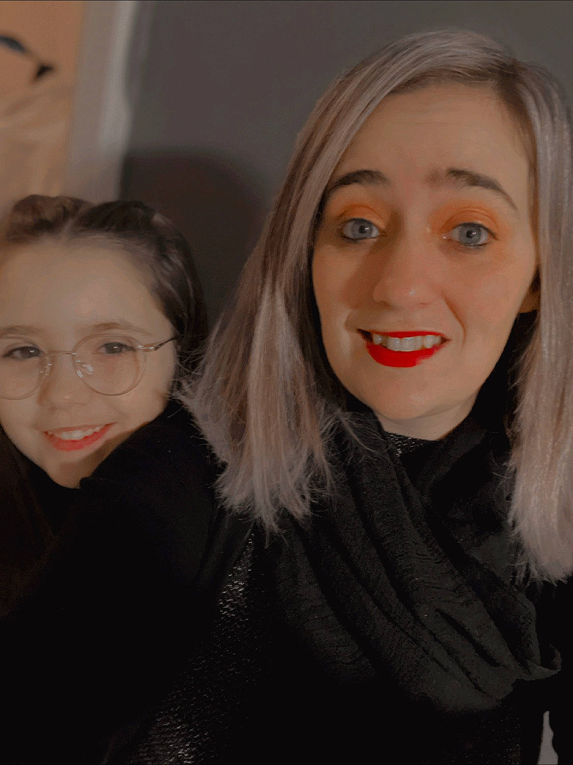 Maely a rejoint le concours — aidez-le/la à gagner de superbes lots ! cheek, chin, eyebrow, eyelash, face, flash_photography, forehead, glasses, hair, happy, iris, jaw, joy, lip, lipstick, makeover, mouth, nose, organ, person