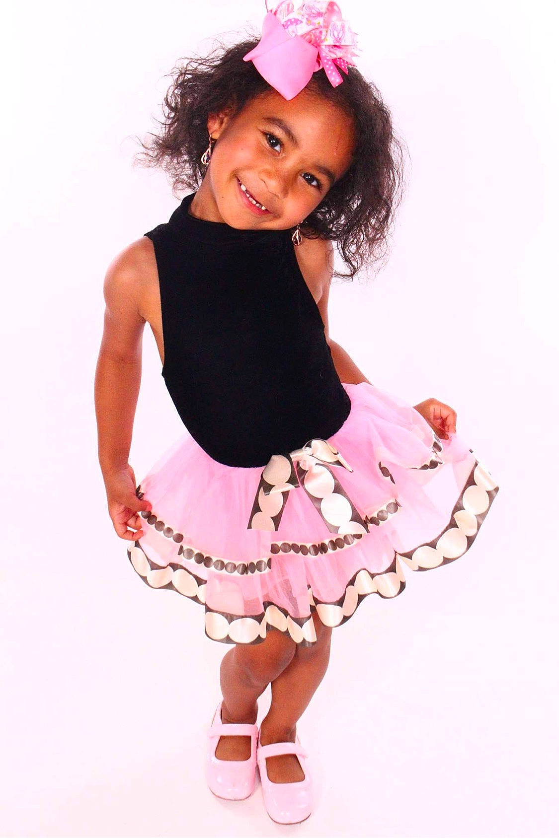 Shayla Dang is registered to the contest to win money with this photo: baby_toddler_clothing, day_dress, dress, facial_expression, fashion_design, flash_photography, gesture, happy, human_body, joy, magenta, one_piece_garment, person, pink, purple, skin, sleeve, smile, thigh, toddler