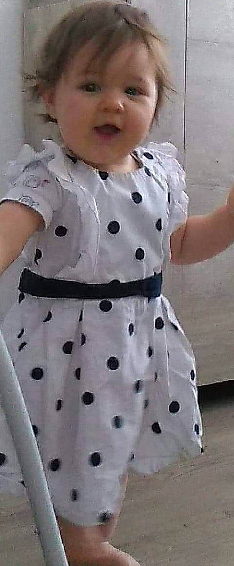 Elisa a rejoint le concours — aidez-le/la à gagner de superbes lots ! baby, baby_toddler_clothing, child, clothing, design, dress, pattern, person, polka_dot, sleeve, toddler