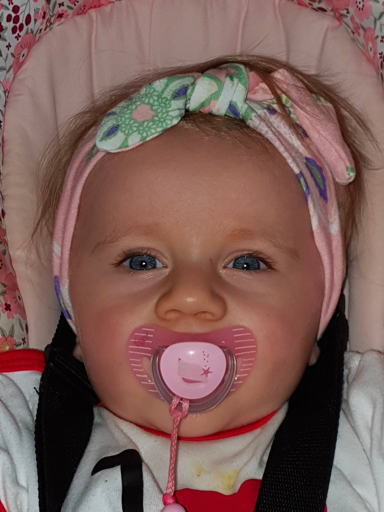 Laora participe au concours pour gagner de l'argent avec cette photo : baby, cheek, child, face, facial_expression, head, joy, lip, mouth, nose, person, skin, tongue, yawn