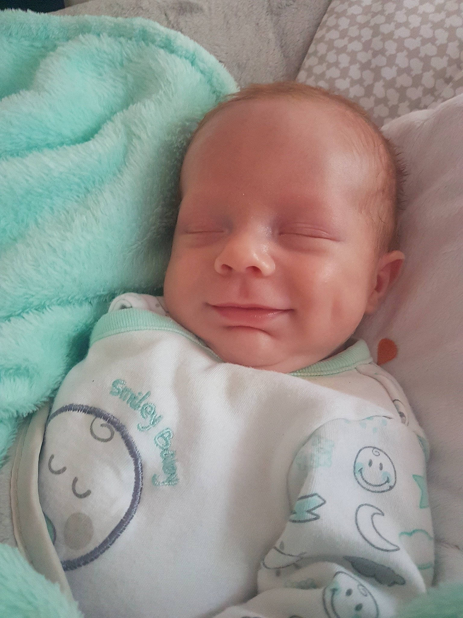 Haydan participe au concours pour gagner de l'argent avec cette photo : baby, baby_products, baby_sleeping, bedtime, cheek, child, face, forehead, head, linens, lip, mouth, nap, person, product, skin, sleep, toddler