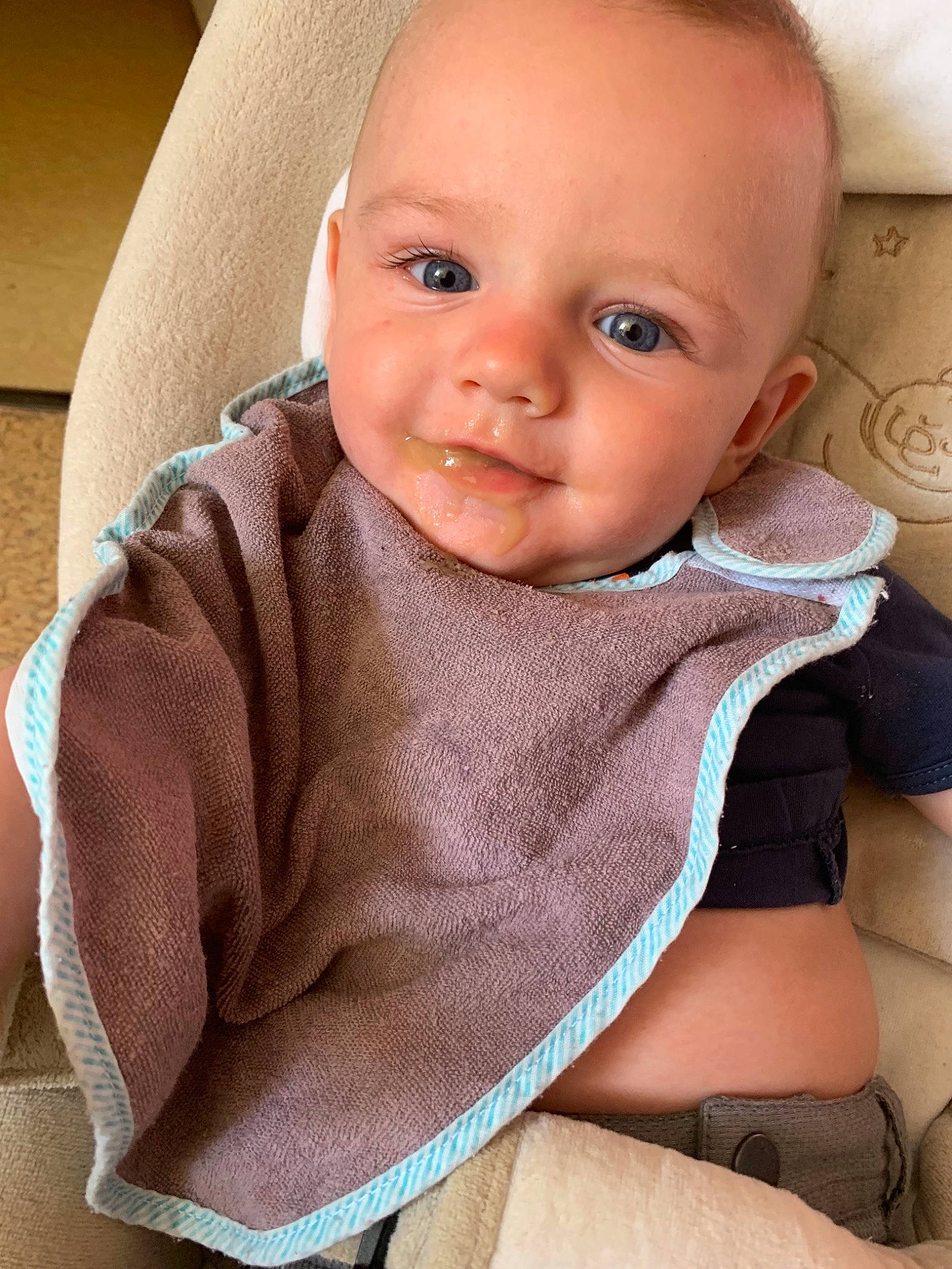 Eden participe au concours pour gagner de l'argent avec cette photo : baby, baby_products, cheek, child, chin, eye, face, facial_expression, head, linens, lip, mouth, neck, nose, person, product, skin, smile, textile, toddler