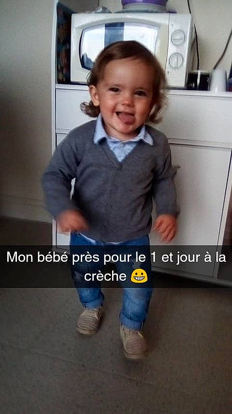 Wyatt participe au concours pour gagner de l'argent avec cette photo : arm, child, cool, day, jeans, joy, outerwear, person, photo_caption, product, smile, standing, t_shirt, toddler