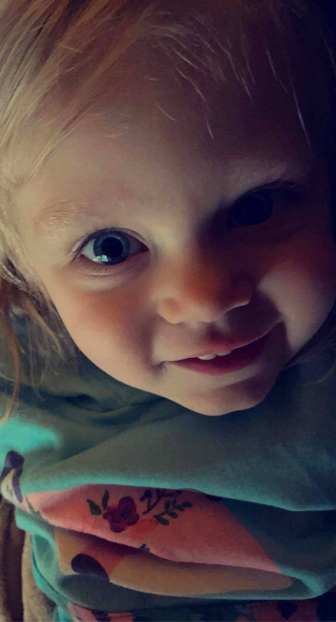 Skarlett is registered to the contest to win money with this photo: cheek, chin, cool, ear, eye, eyebrow, eyelash, facial_expression, flash_photography, gesture, happy, head, human_body, iris, jaw, lip, mouth, nose, person, skin