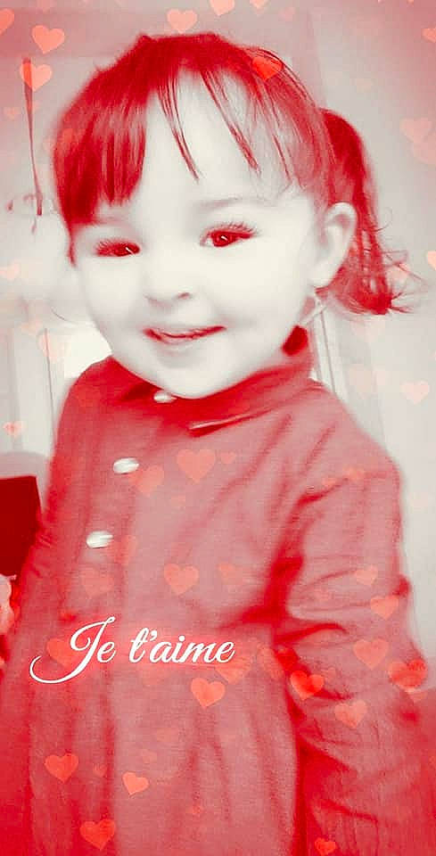 Laureline participe au concours pour gagner de l'argent avec cette photo : art, baby_toddler_clothing, cheek, child, chin, dress, eyelash, fun, happy, iris, joy, lip, magenta, nose, person, pink, red, sleeve, smile, toddler