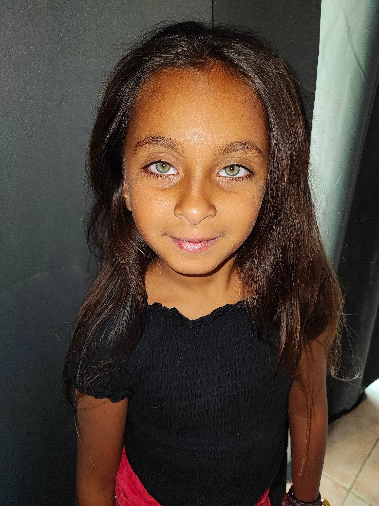 Lyana a rejoint le concours — aidez-le/la à gagner de superbes lots ! black_hair, cheek, chin, eye, eyebrow, eyelash, flash_photography, forehead, iris, jaw, joint, joy, lace_wig, layered_hair, lip, lipstick, makeover, nose, person, skin