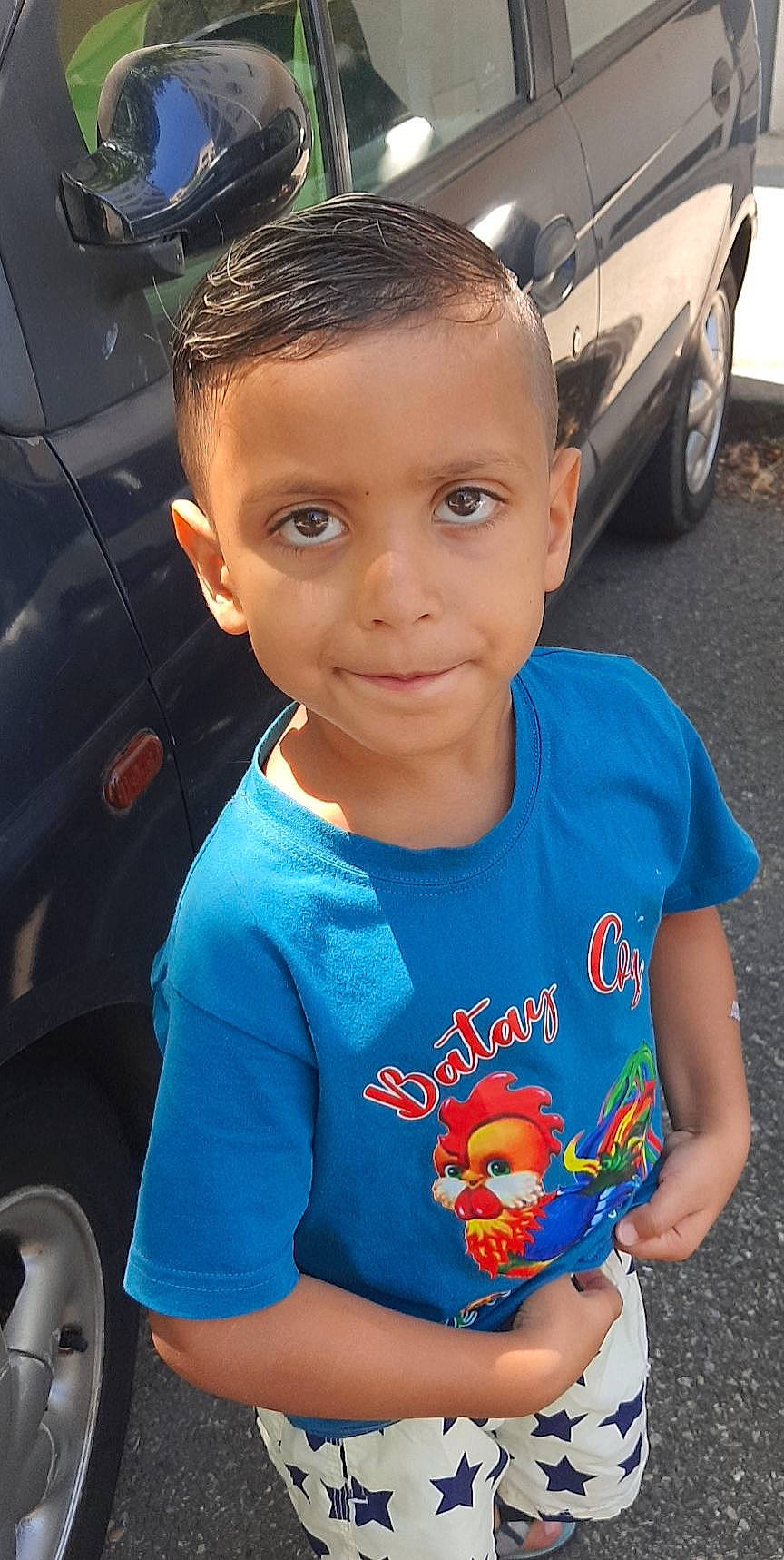 Kenzo a rejoint le concours — aidez-le/la à gagner de superbes lots ! automotive_design, automotive_exterior, automotive_lighting, automotive_tire, bumper, car, cool, hairstyle, head, hood, joy, mode_of_transport, motor_vehicle, organ, person, product, skin, tire, vehicle, vehicle_door