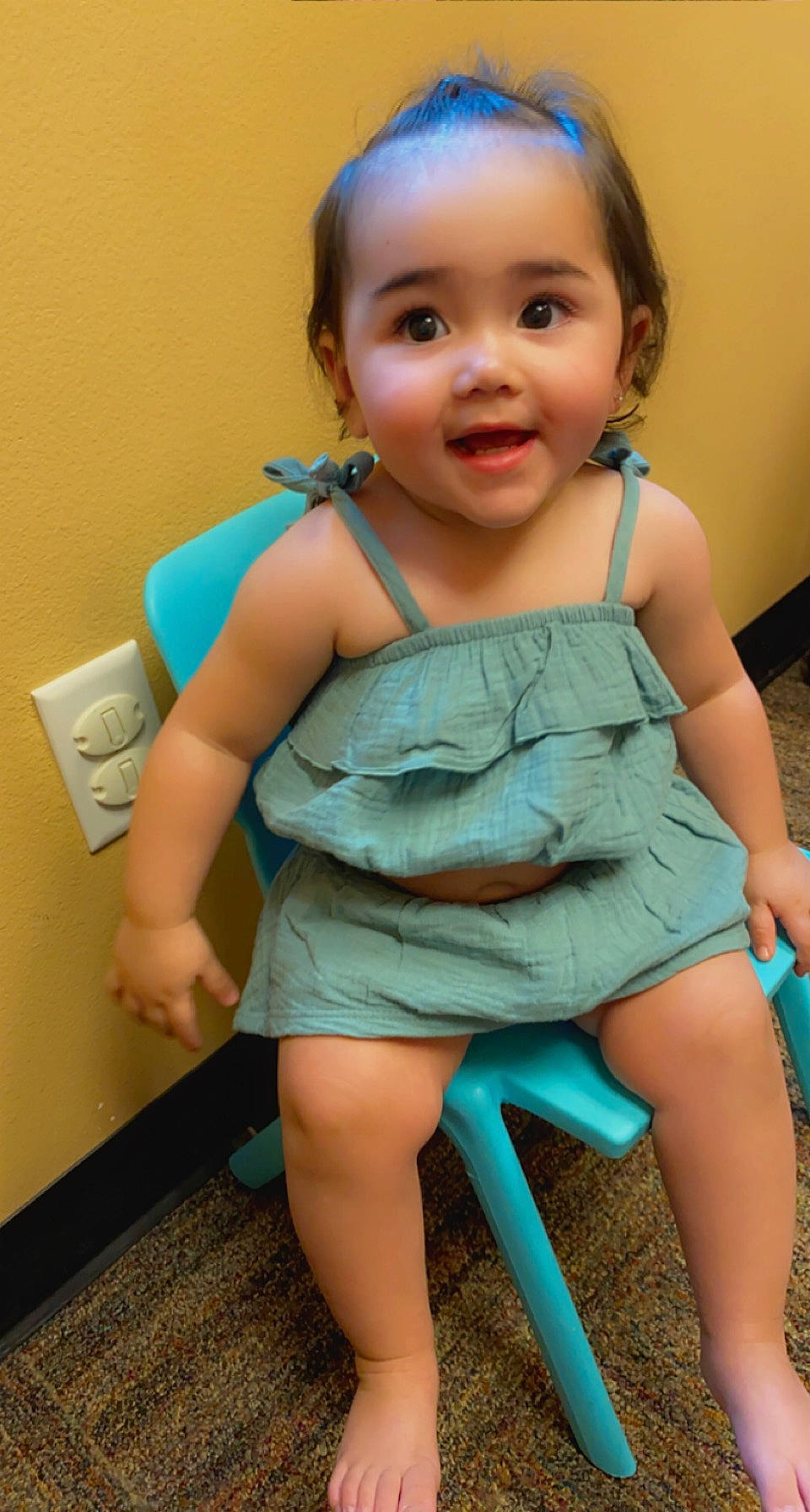 Alessi is registered to the contest to win money with this photo: arm, baby_toddler_clothing, blue, cheek, dress, eye, face, fashion, hair, hand, head, human_body, joint, leg, neck, person, shoulder, skin, sleeve, smile