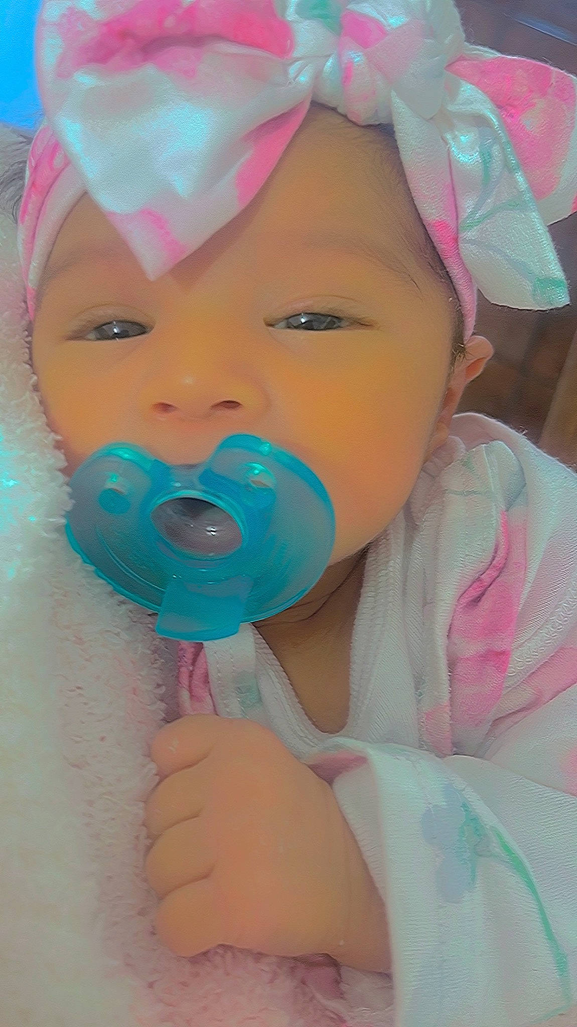 Celine is registered to the contest to win money with this photo: cheek, child, close_up, drinkware, eye, eyebrow, eyelash, fashion_accessory, finger, fun, happy, lip, magenta, nose, party_supply, person, pink, plastic, plastic_bottle, skin