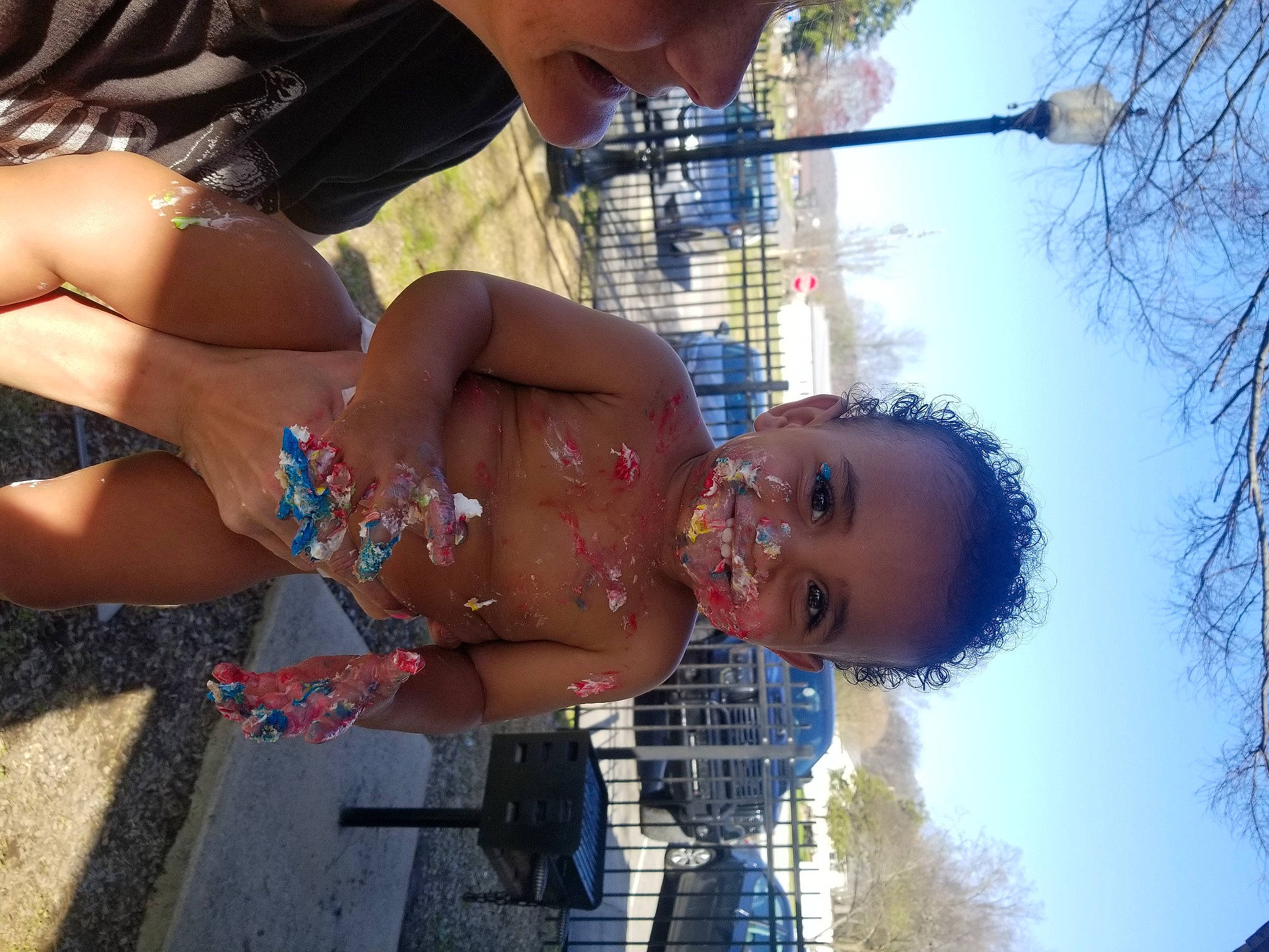 Lukah is registered to the contest to win money with this photo: abdomen, barechested, barefoot, chest, child, event, foot, fun, gesture, happy, human_leg, leisure, person, skin, sky, smile, thigh, toddler, tree, trunk