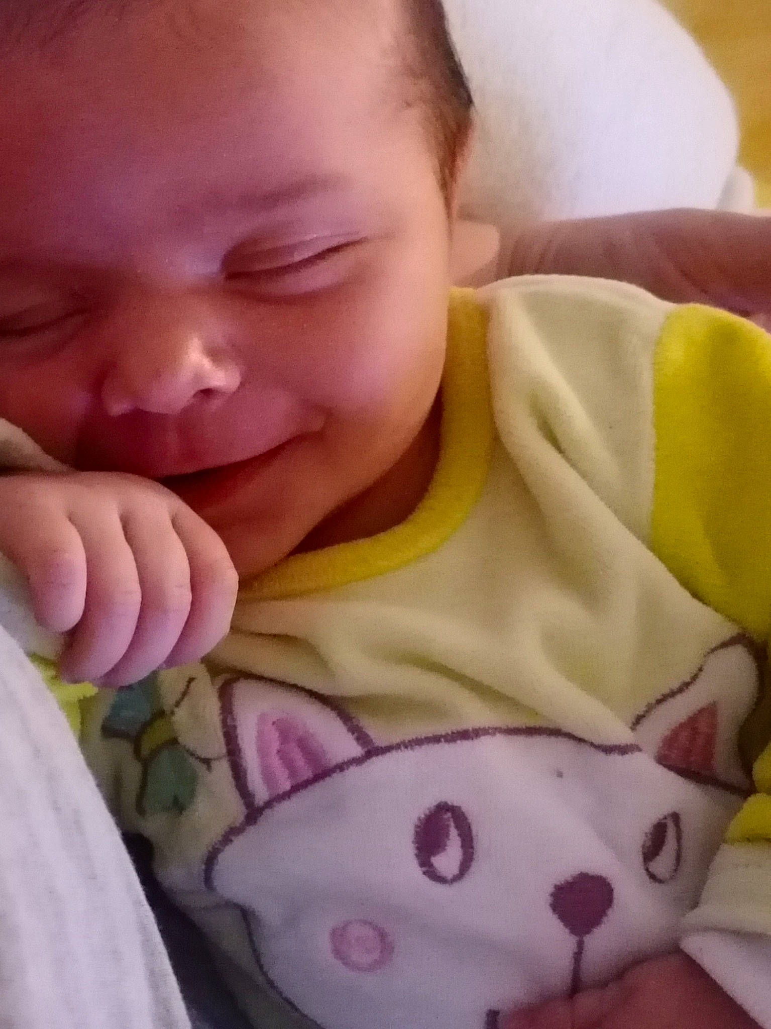 Orlane a rejoint le concours — aidez-le/la à gagner de superbes lots ! baby, baby_sleeping, bedtime, cheek, child, ear, face, head, lip, mouth, nap, nose, person, skin, sleep, smile, toddler