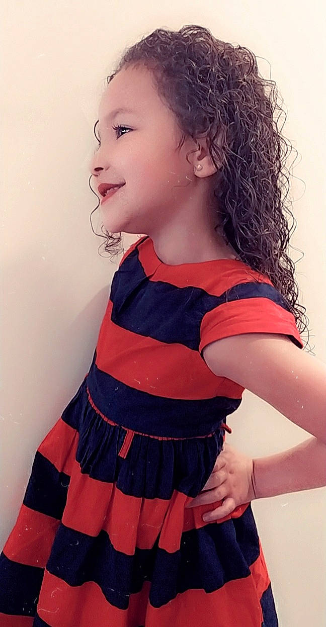 Aliya a rejoint le concours — aidez-le/la à gagner de superbes lots ! black_hair, chin, day_dress, eyelash, fashion_design, fashion_model, flash_photography, hair, human_body, joint, joy, lip, makeover, neck, one_piece_garment, organ, person, shoulder, sleeve, thigh