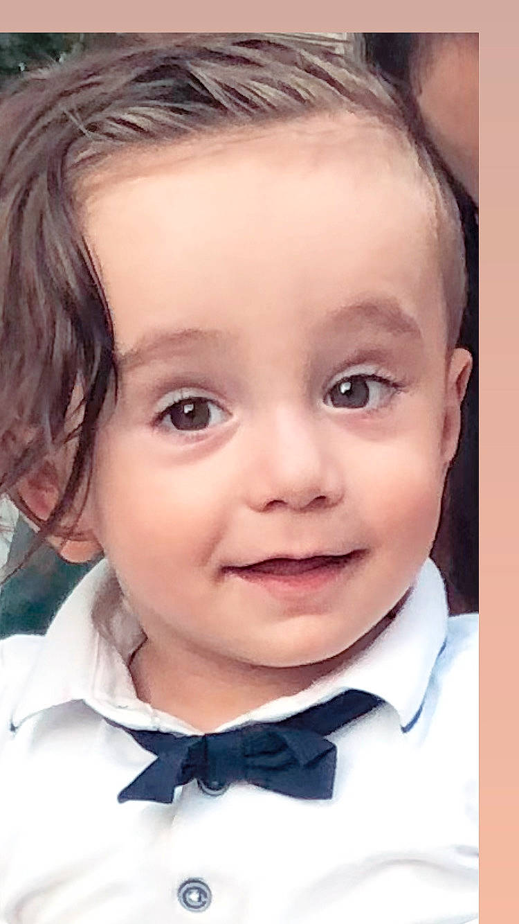 Eymen participe au concours pour gagner de l'argent avec cette photo : bow_tie, cheek, chin, clothing, collar, dress_shirt, eyebrow, eyelash, forehead, hair, happy, human, iris, jaw, joy, lip, neck, nose, organ, person