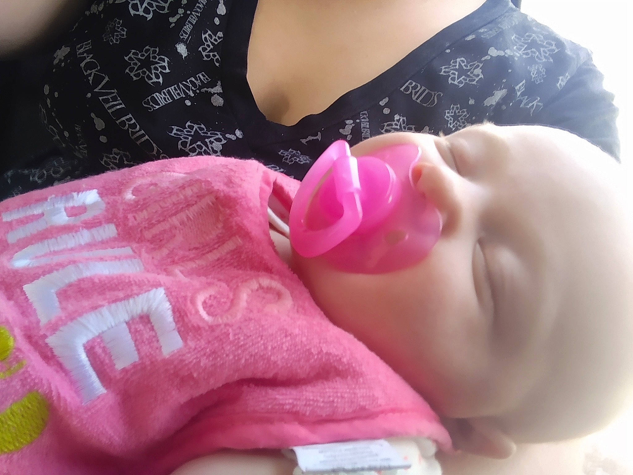 Layla is registered to the contest to win money with this photo: arm, cheek, chin, drinkware, eyebrow, eyelash, face, finger, glasses, headgear, lip, mouth, nail, neck, nose, person, pink, product, skin, sleeve