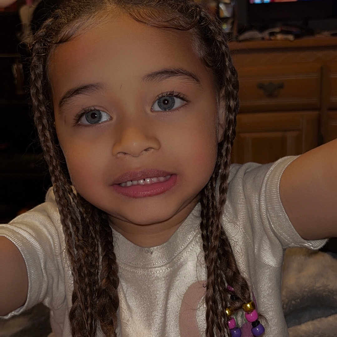 Kamari is registered to the contest to win money with this photo: accessories, adult, bodypart, child, computerhardware, electronics, entertainmentcenter, face, female, finger, girl, hand, hardware, head, monitor, person, screen, shelf, tv, woman