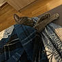 Toma a rejoint le concours — aidez-le/la à gagner de superbes lots ! cat, sleeping, blanket, blue, plaid, paw, bedspread, indoor, cozy, gray_cat, feline, resting, wooden_floor, comfort, fur, pet, domestic_animal, relaxed, home, soft