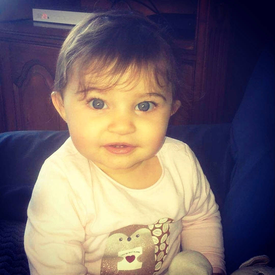 Carla participe au concours pour gagner de l'argent avec cette photo : beauty, cheek, child, chin, cloud, cool, eye, eyebrow, face, facial_expression, forehead, hair, hairstyle, head, nose, people, person, skin, sky, smile